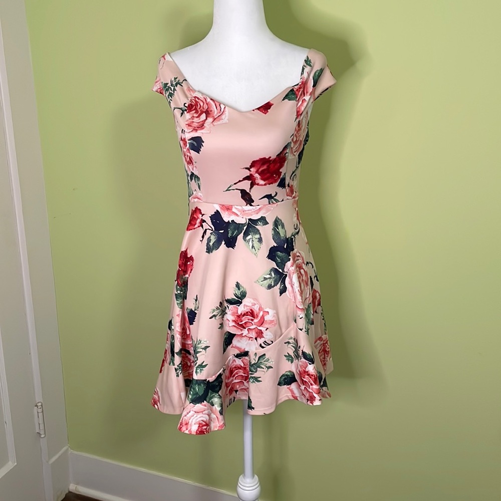 Women’s Boutique Pink Floral Spring Dress Privy Size Small Easter